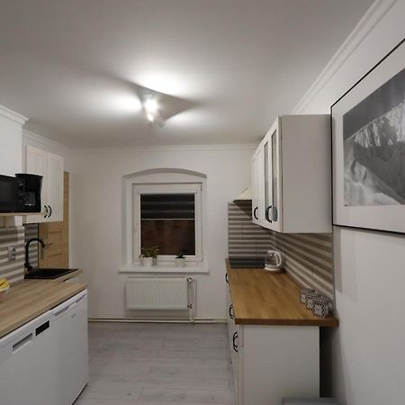 דירות שצ'קלארסקה פוראובה Apartament Przy Skwerku מראה חיצוני תמונה