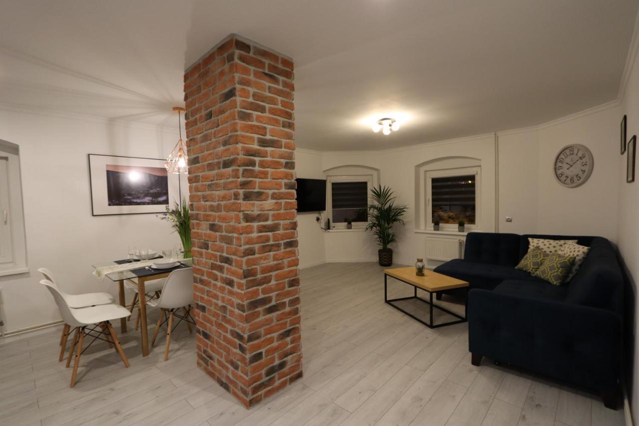 דירות שצ'קלארסקה פוראובה Apartament Przy Skwerku מראה חיצוני תמונה